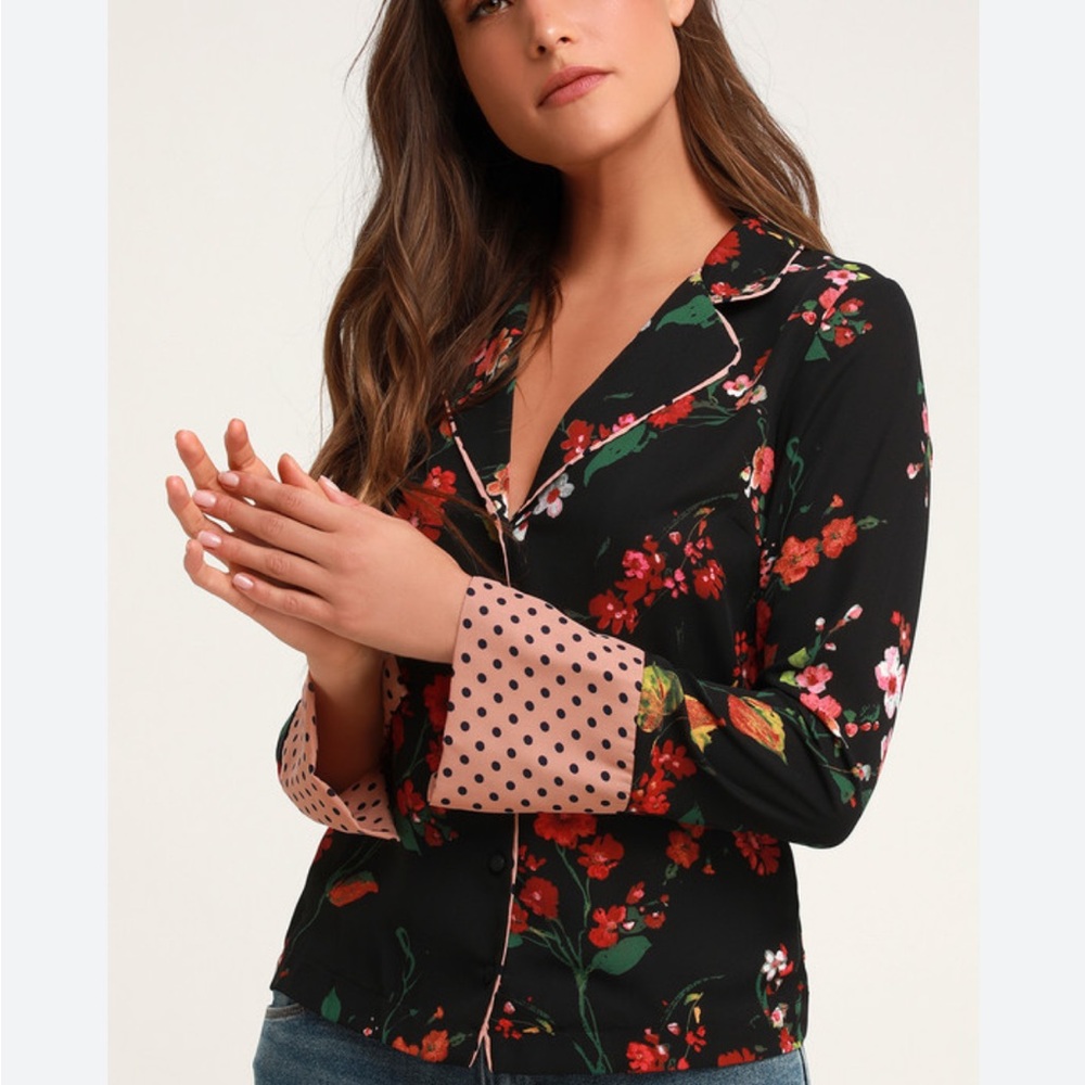 LULUS Floral Button Up Sz M Designer Pajama Style Shirt Women’s Shirt Black Red